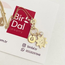 Gülen Güneş Harf Kolye